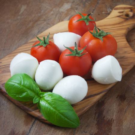 potraviny, rajčata, zelená, zelenina, sýr, bílý Unknown1861 - Dreamstime