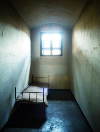 vězení, cela, postel, okno Constantin Opris - Dreamstime
