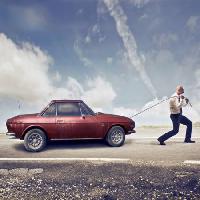 Pixwords Obraz s auto, muž, silný, silnice, červená Bowie15 - Dreamstime