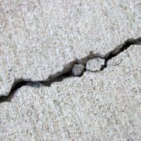 Pixwords Obraz s silniční, cement, crack, zeď Amandamhanna - Dreamstime