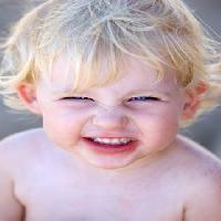 Pixwords Obraz s dítě, dítě, vzteklý, blond, děti, oči, ústa, zuby Nick Stubbs - Dreamstime