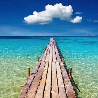 Pixwords Obraz s mořská, vodě, chůze, dřevo, paluba, oceánu, modři, oblohy, oblačnosti Dmitry Pichugin - Dreamstime