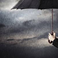 déšť, deštník, kapky, ruční Arman Zhenikeyev - Dreamstime